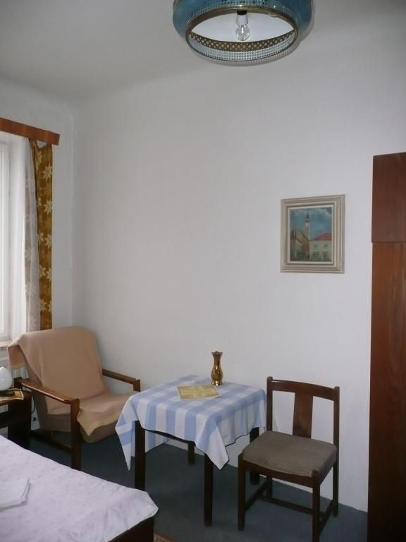 Apartment Trojska room 3